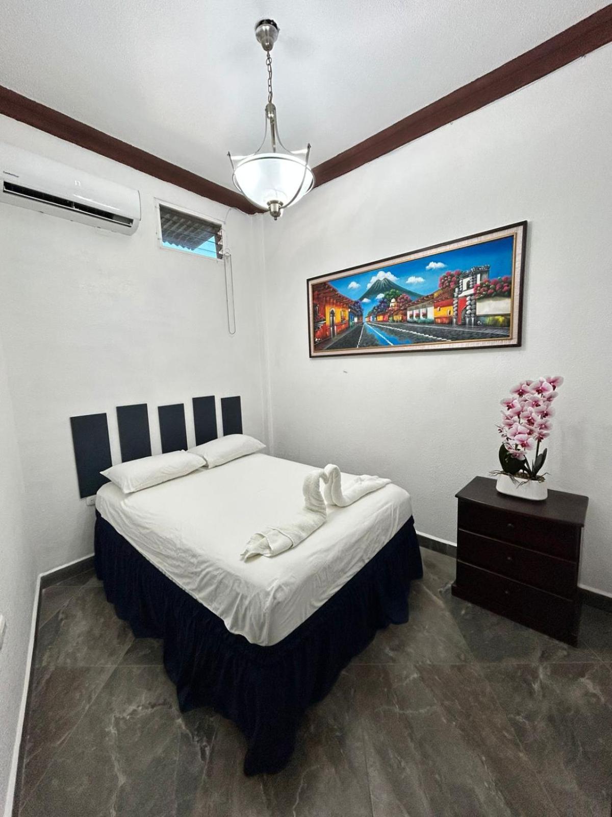 Hostal Casa De Grethel Flores Bagian luar foto