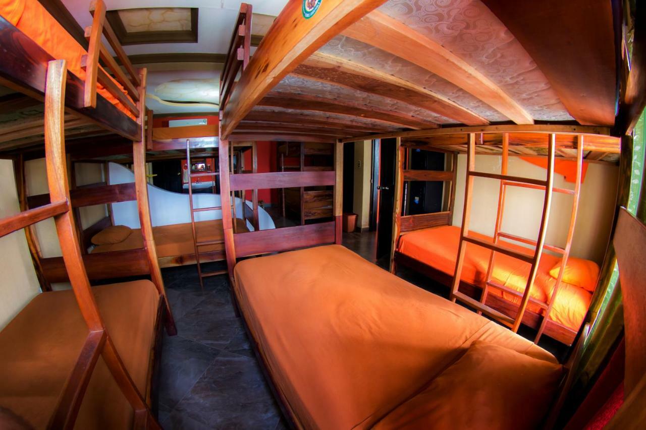 Hostal Casa De Grethel Flores Bagian luar foto