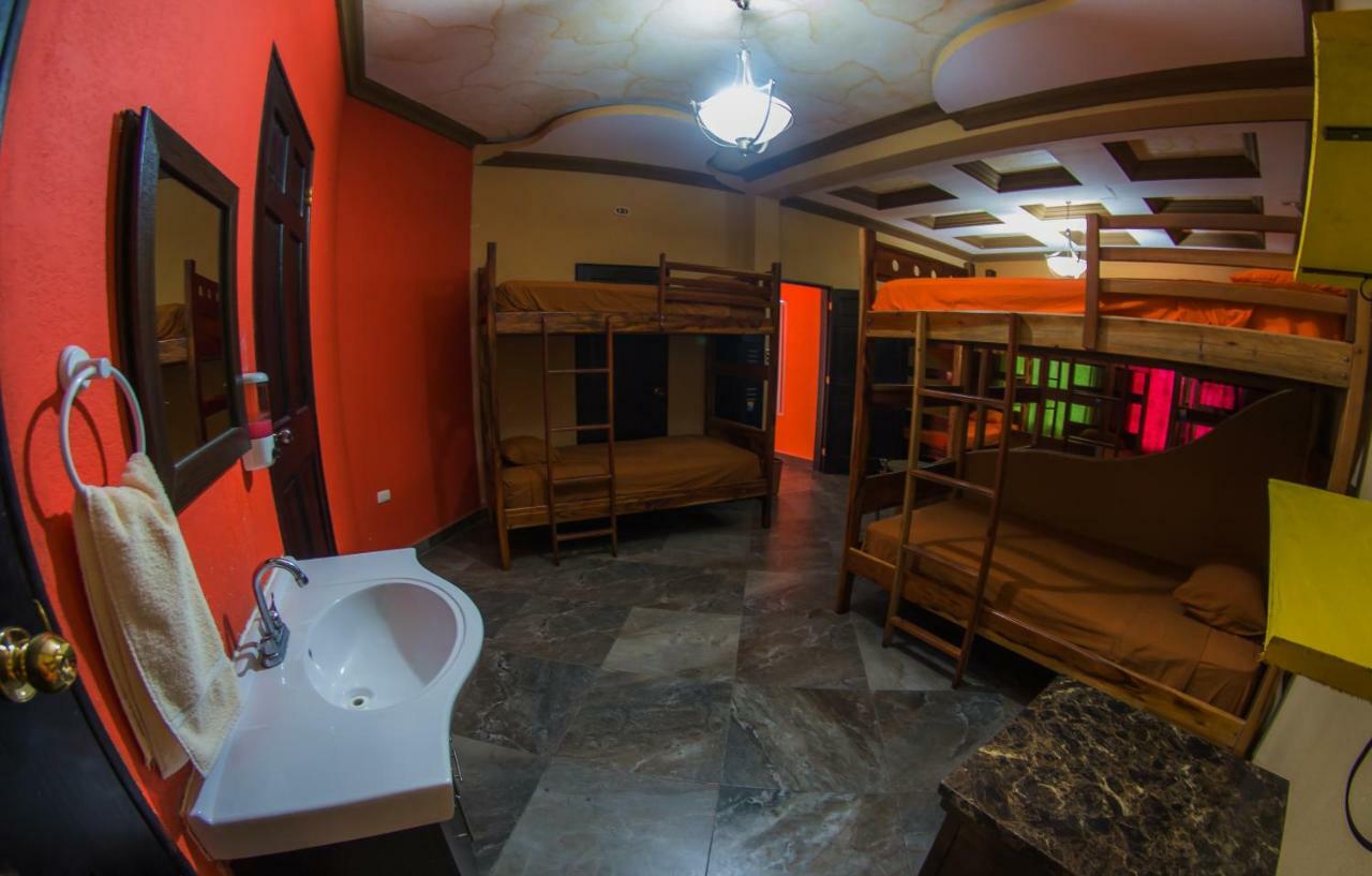 Hostal Casa De Grethel Flores Bagian luar foto