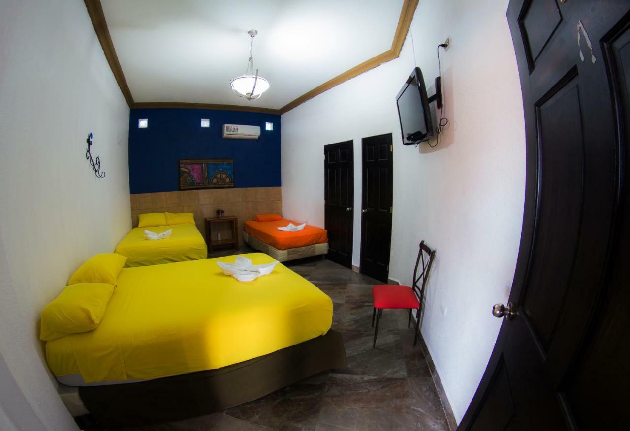 Hostal Casa De Grethel Flores Bagian luar foto