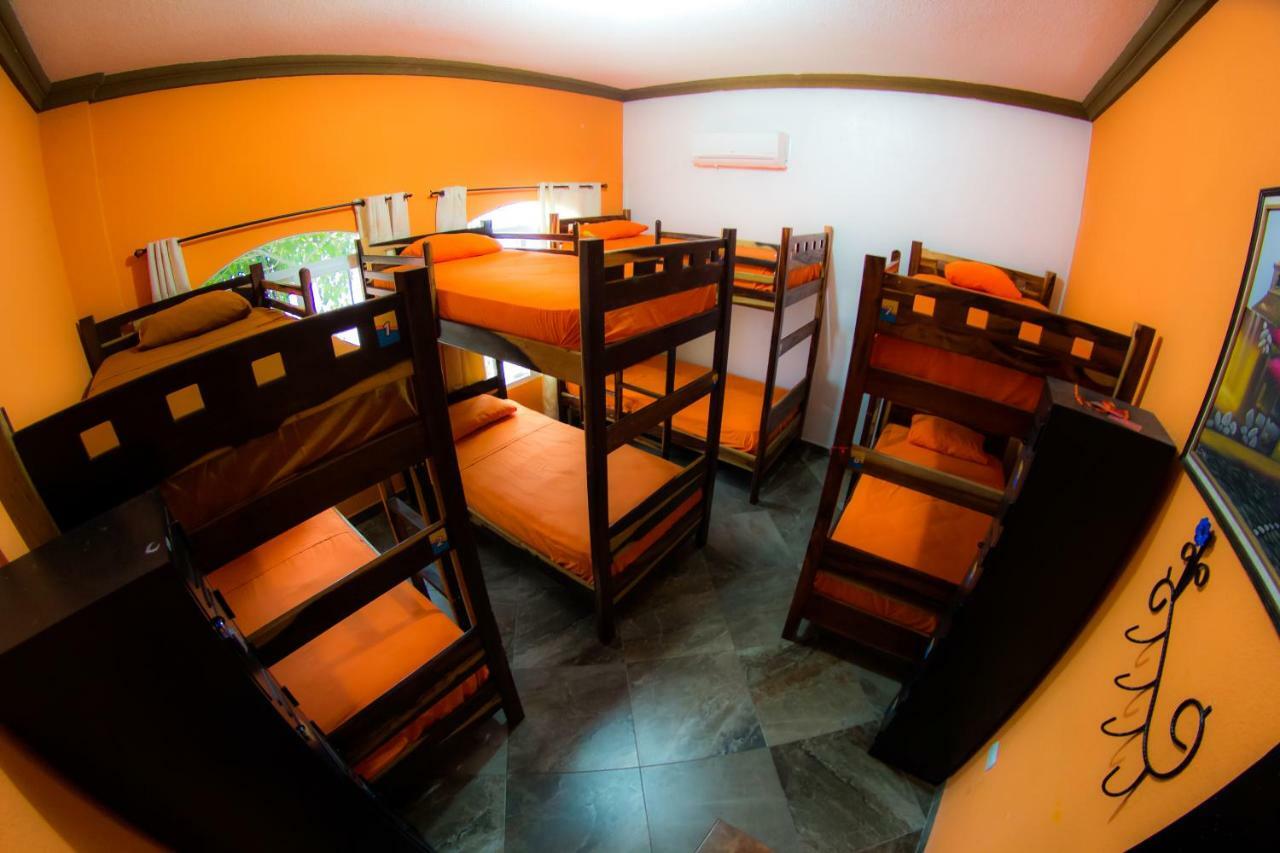 Hostal Casa De Grethel Flores Bagian luar foto